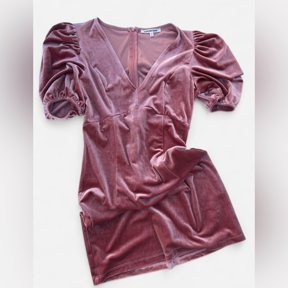 Velvet‎ wine color dress